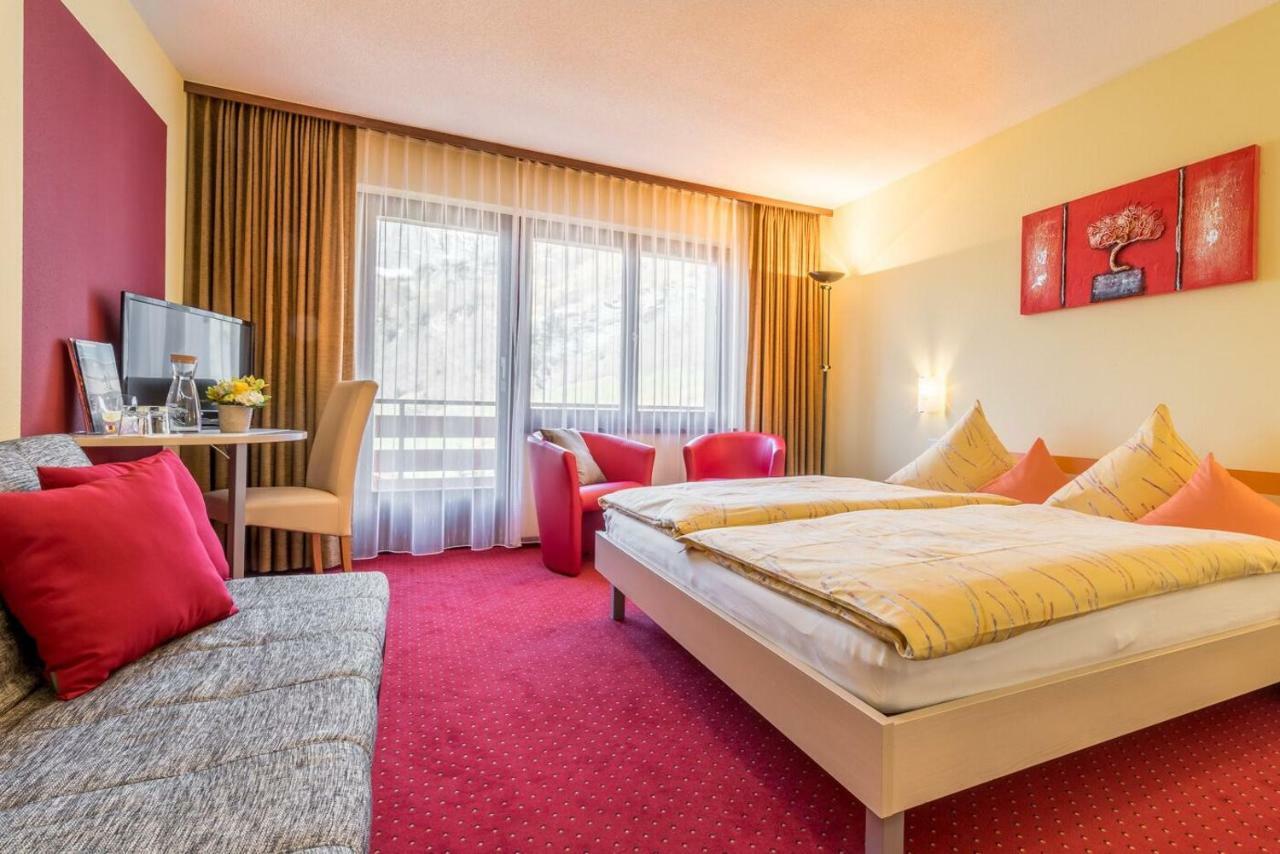 Hotel Alex ลอยเคอร์บัด ภายนอก รูปภาพ