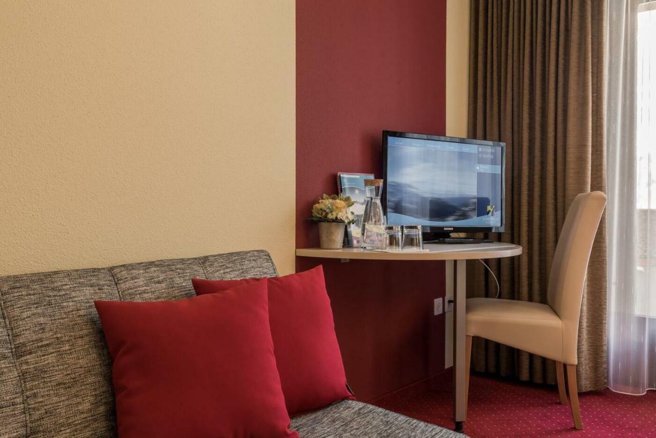 Hotel Alex ลอยเคอร์บัด ภายนอก รูปภาพ